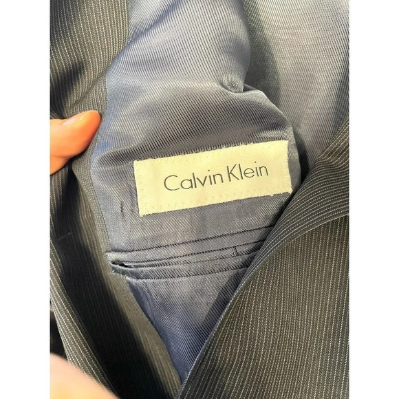 Calvin Klein | Men’s Black Gray Pinstripe Two Button Suit Jacket Blazer 44L - Picture 4 of 6